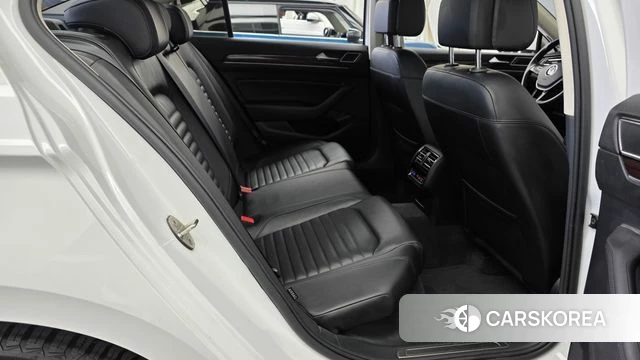 Volkswagen Passat GT (B8) 2018 Белый из Кореи, фото 2