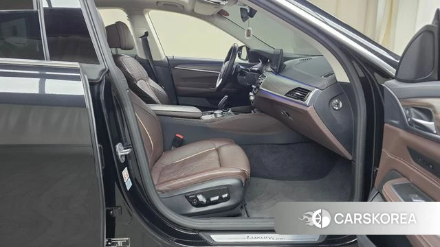 BMW 6 Series GT (G32) 2022 Черный из Кореи, фото 2