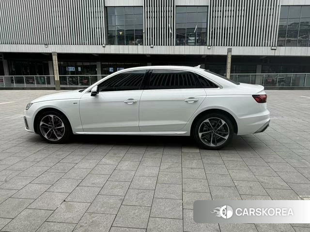 Audi A4L 2022 Белый из Китая, фото 2
