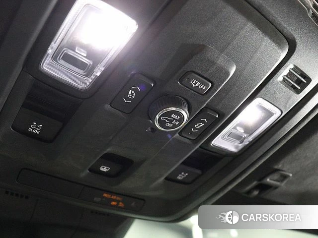 Cadillac Escalade 5th Generation 2025 Черный из Кореи, фото 2