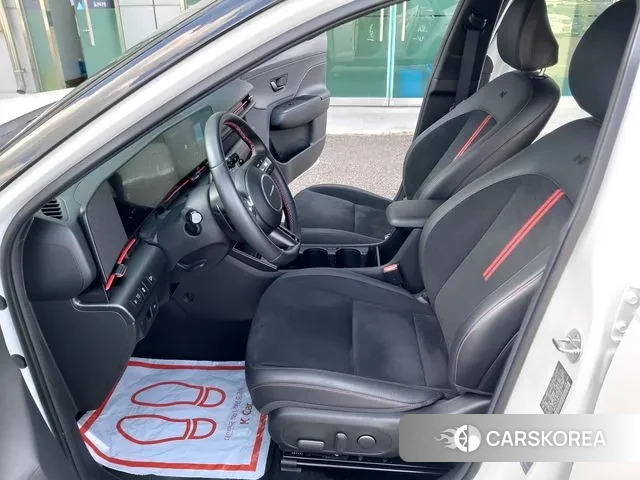 Hyundai Kona (SX2) 2024 Белый из Кореи, фото 2