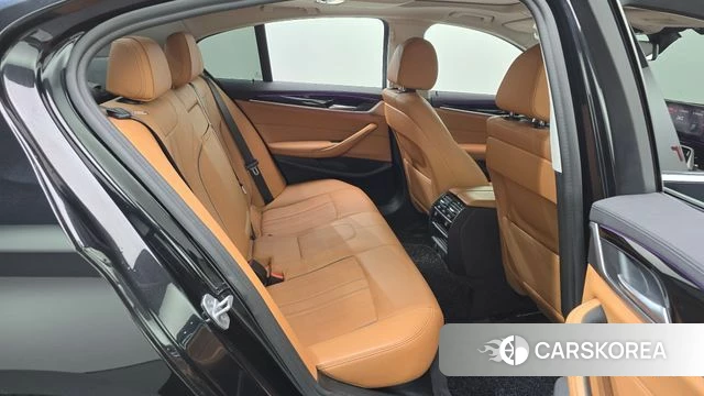 BMW 5 Series (G30) 2019 Черный из Кореи, фото 2