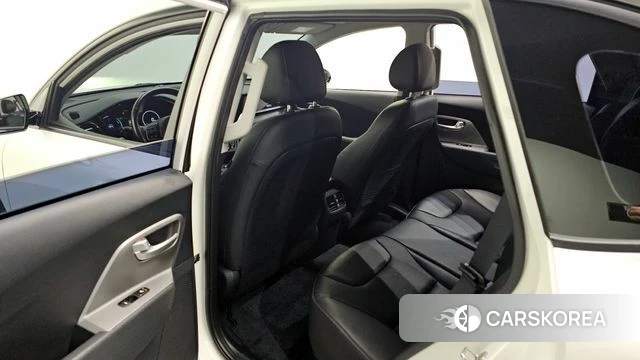 Kia Niro Plus 2022 Белый из Кореи, фото 2