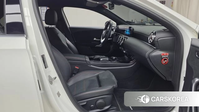 Mercedes-Benz A-Class W177 2021 Белый из Кореи, фото 2