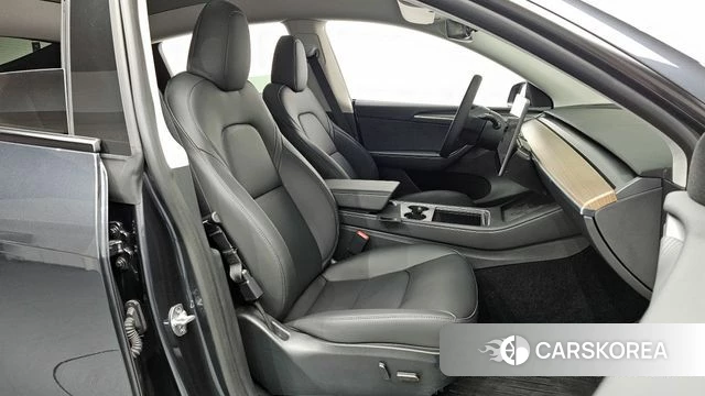 Tesla Model Y 2025 Серый из Кореи, фото 2