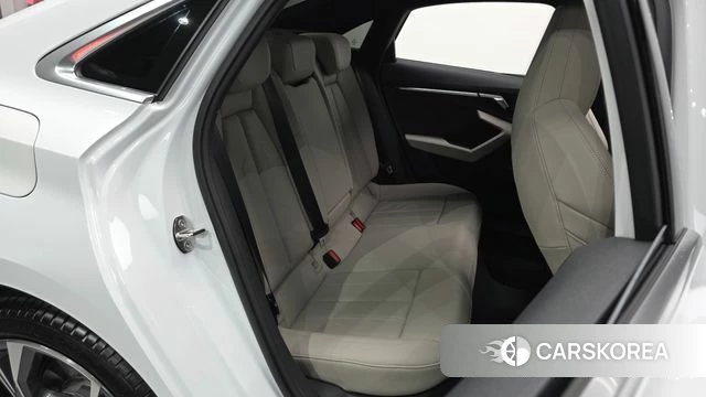 Audi A3 (8Y) 2023 Белый из Кореи, фото 2