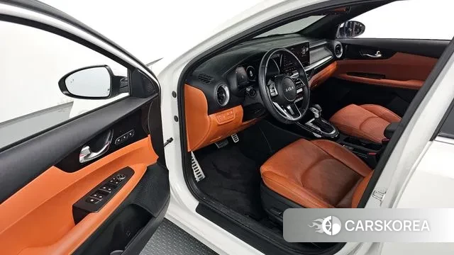 Kia The New K3 2nd generation 2022 Белый из Кореи, фото 2