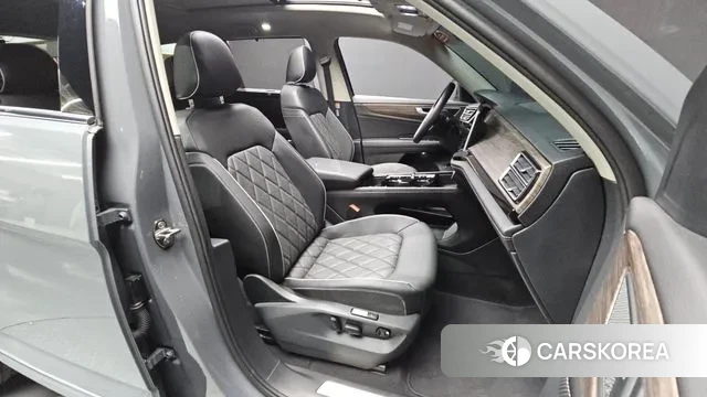 Volkswagen Atlas 2025 Серебристо-серый из Кореи, фото 2