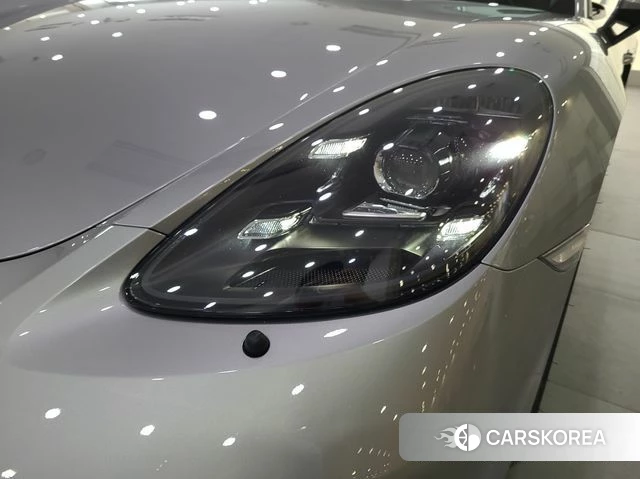 Porsche 718 Boxster 2024 Серебристо-серый из Кореи, фото 2