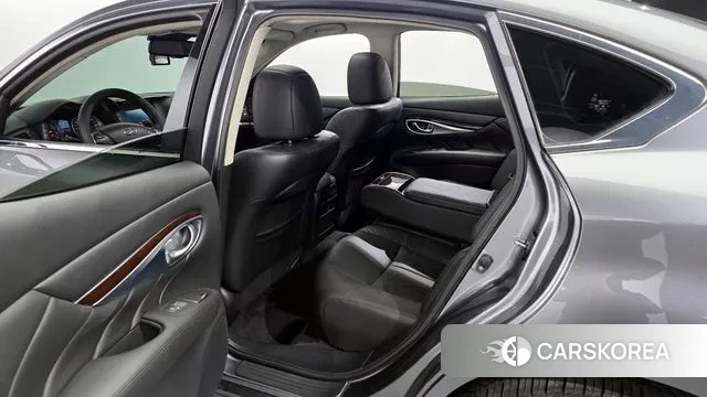 Infiniti Q70 2018 Серебристо-серый из Кореи, фото 2