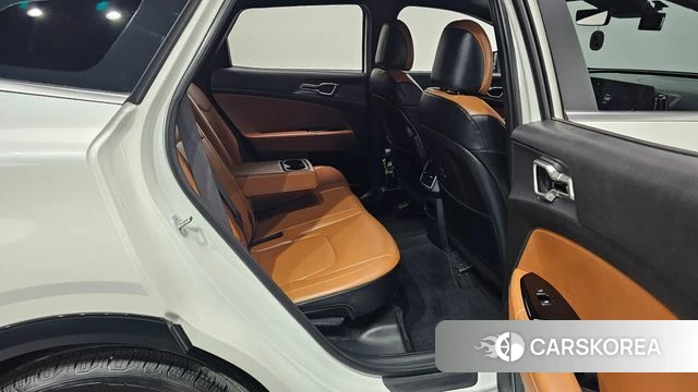 Kia Sportage 5th Generation 2023 Белый из Кореи, фото 2