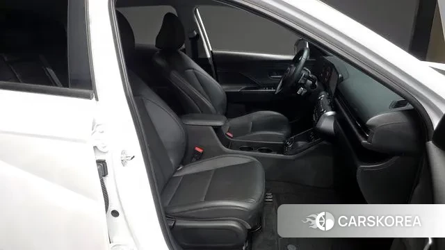 Hyundai Kona (SX2) 2024 Белый из Кореи, фото 2