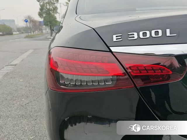 Mercedes-Benz E-class 2022 Черный из Китая, фото 2