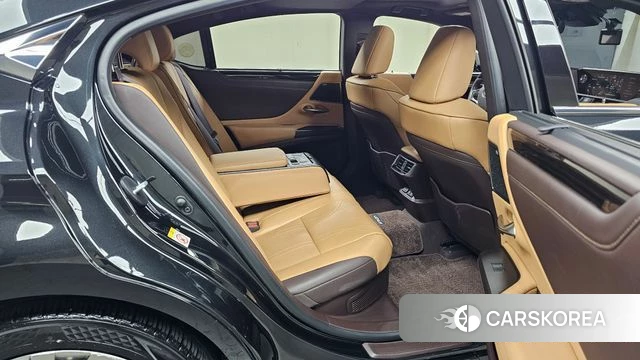 Lexus ES300h 7th generation 2019 Черный из Кореи, фото 2