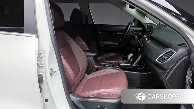 Kia Seltos 2022 Белый из Кореи, фото 2