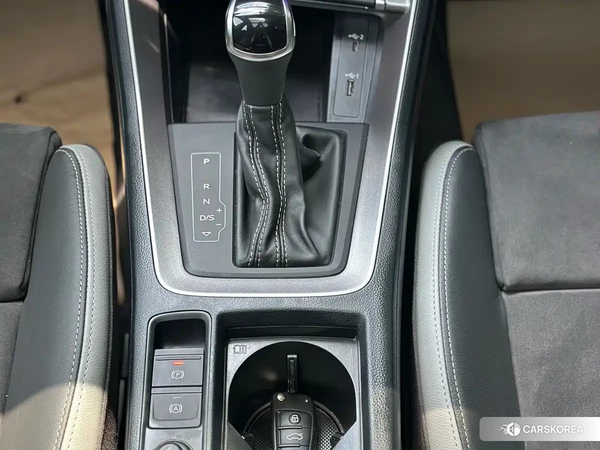 Audi Q3 2021 Черный из Китая, фото 2