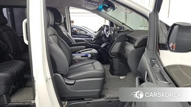 Hyundai Staria 2025 Белый из Кореи, фото 2