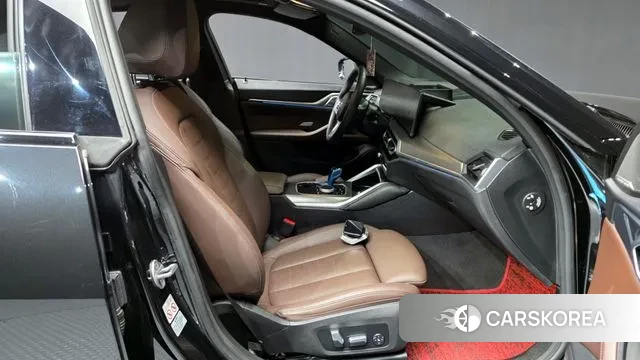 BMW i4 2023 Черный из Кореи, фото 2