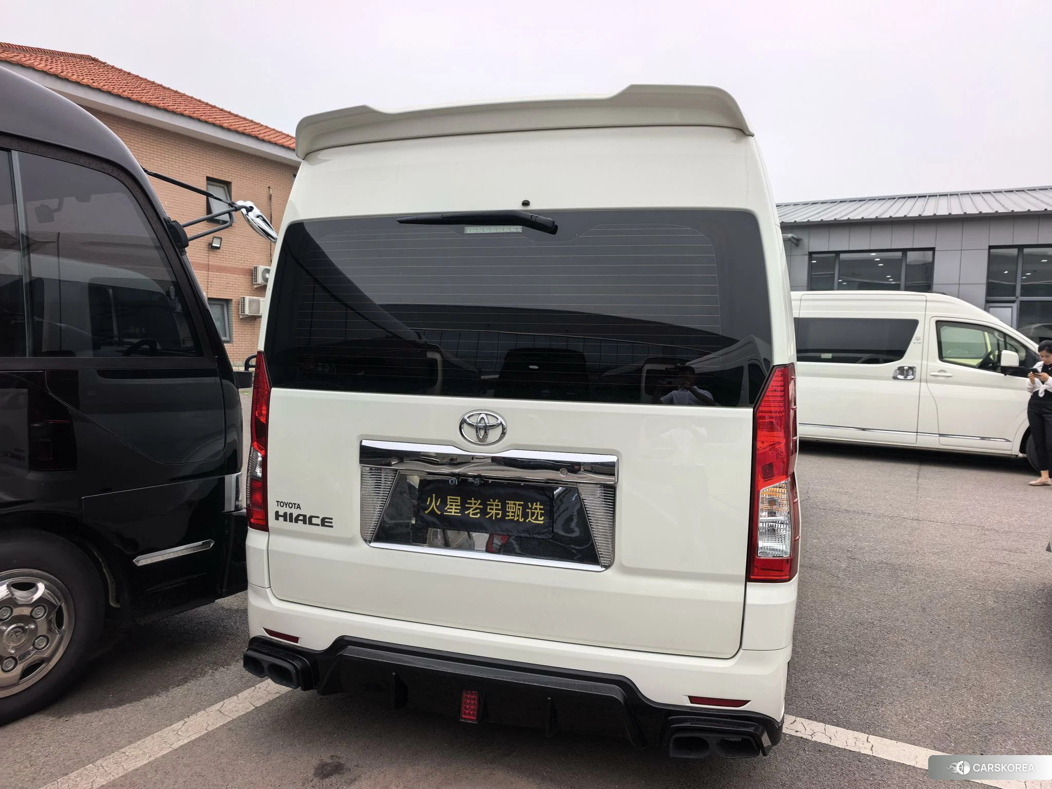Toyota Hiace 2023 Белый из Китая, фото 2