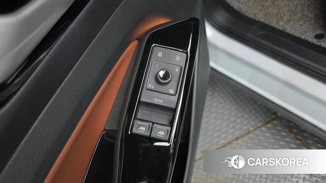 Volkswagen ID.4 2022 Белый из Кореи, фото 2