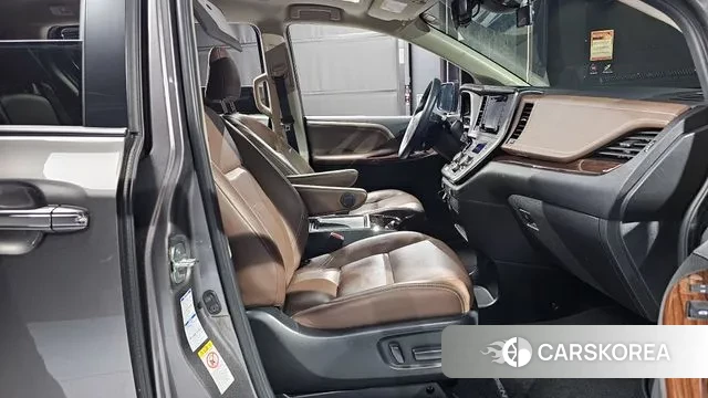 Toyota Sienna 2018 Серый из Кореи, фото 2