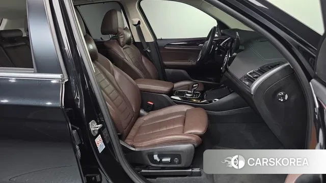 BMW X3 (G01) 2022 Черный из Кореи, фото 2