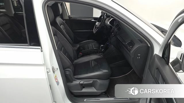 Volkswagen Tiguan second Generation 2021 Белый из Кореи, фото 2