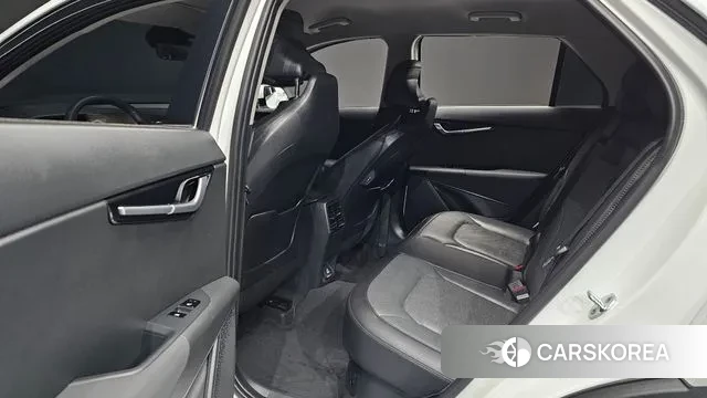 Kia Di Ol Nu Niro 2022 Белый из Кореи, фото 2