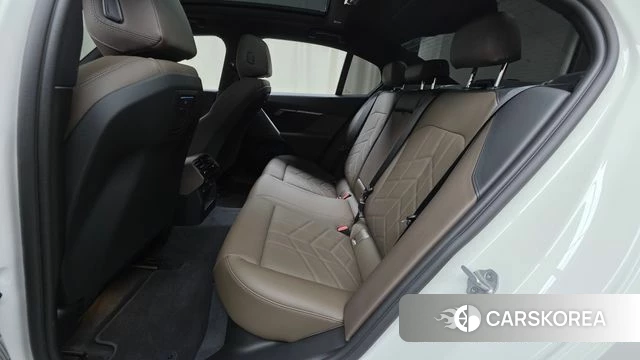 BMW 5 Series (G60) 2026 Белый из Кореи, фото 2