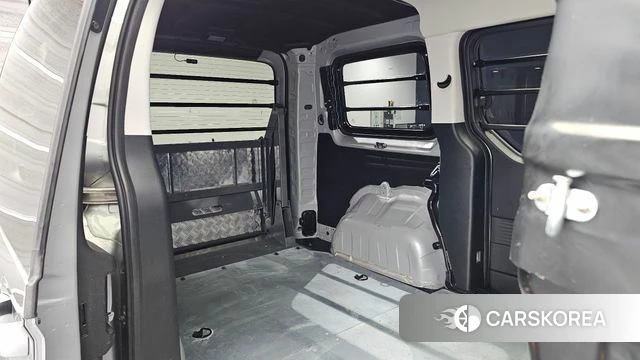 Hyundai Staria 2021 Серебряный из Кореи, фото 2