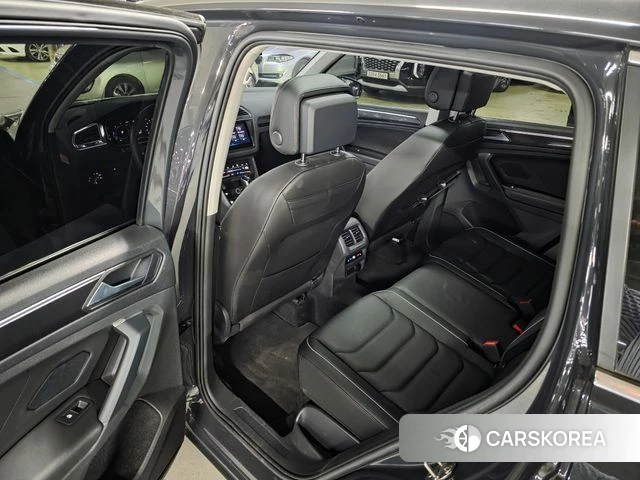 Volkswagen Tiguan second Generation 2023 Серый из Кореи, фото 2