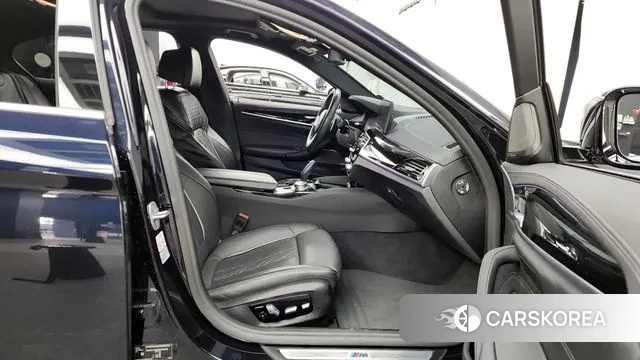 BMW 5 Series (G30) 2021 Черный из Кореи, фото 2