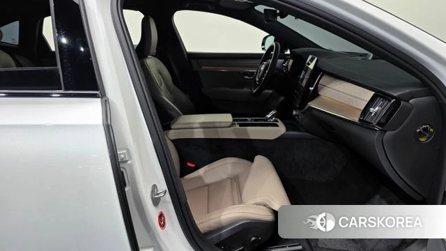 Volvo S90 2025 Белый из Кореи, фото 2