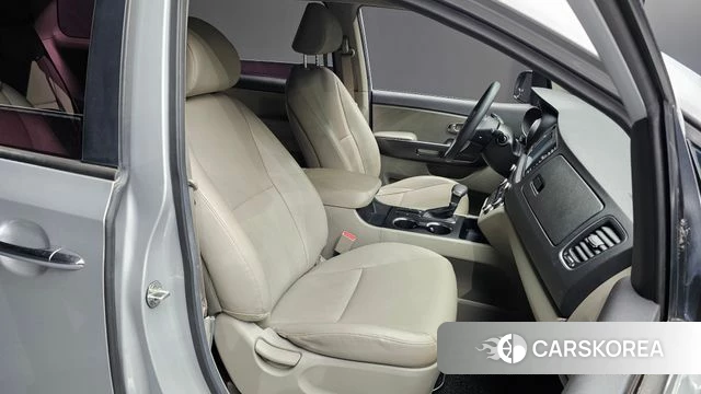 Kia The New Carnival 2018 Серебряный из Кореи, фото 2
