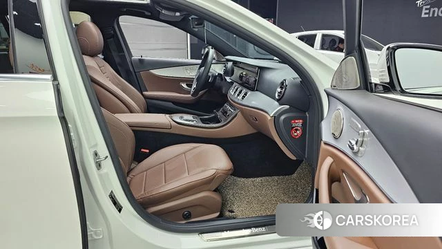 Mercedes-Benz E-Class W213 2020 Белый из Кореи, фото 2