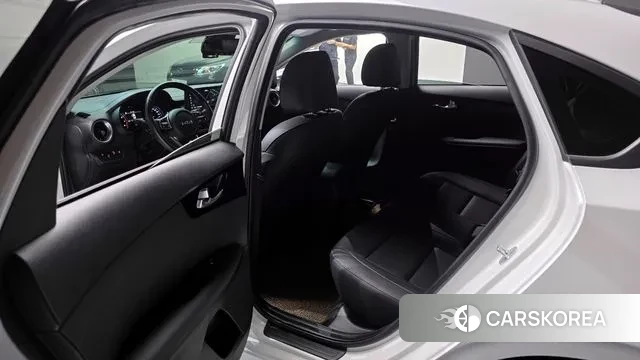 Kia The New K3 2nd generation 2024 Белый из Кореи, фото 2