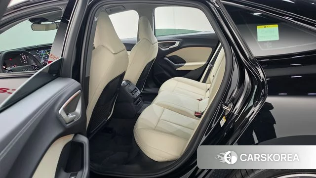 Audi A5 (B10) 2025 Черный из Кореи, фото 2