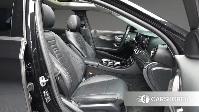 Mercedes-Benz E-Class W213 2020 Черный из Кореи, фото 2