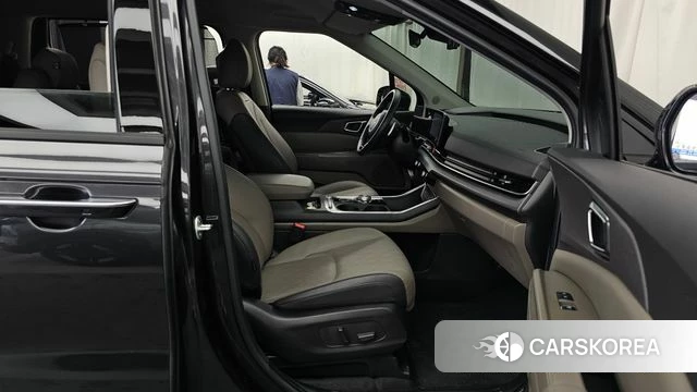 Kia The New Carnival 4th Generation 2023 Серый из Кореи, фото 2