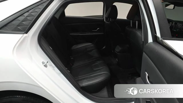 Hyundai The New Avante (CN7) 2023 Белый из Кореи, фото 2