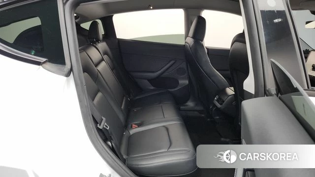 Tesla Model Y 2023 Белый из Кореи, фото 2