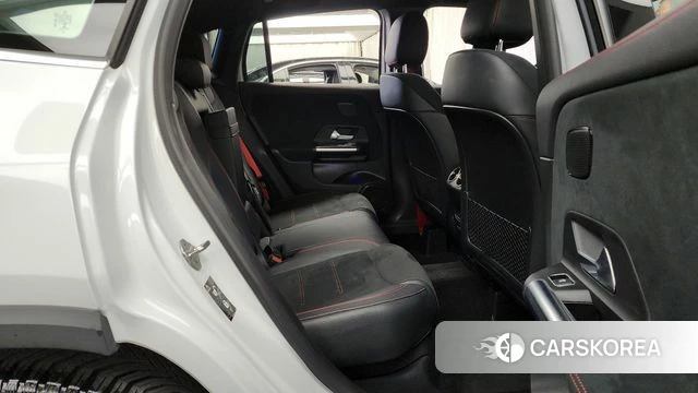 Mercedes-Benz GLA - Class H247 2022 Серебристо-серый из Кореи, фото 2