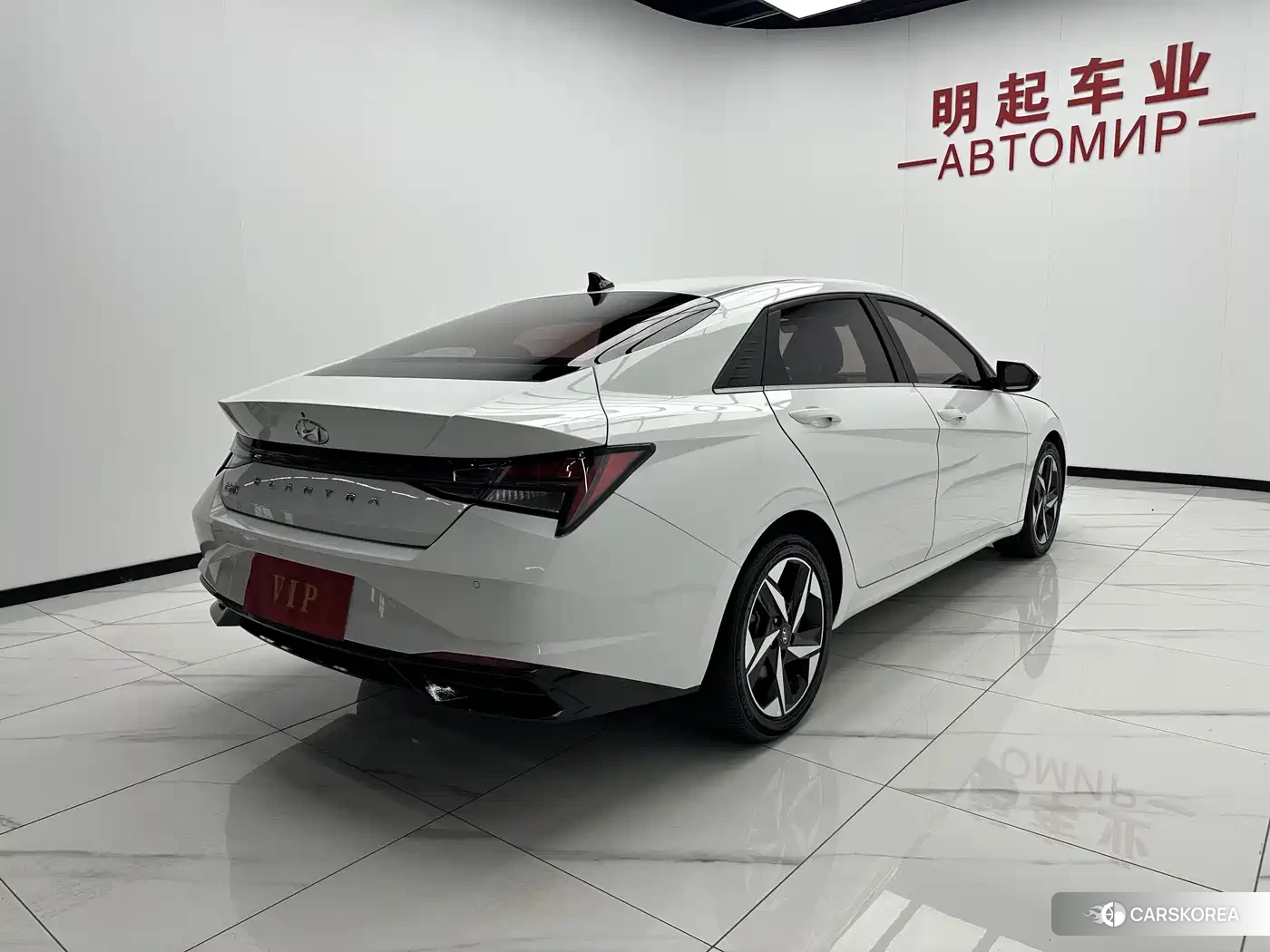 Hyundai Elantra 2023 Белый из Китая, фото 2