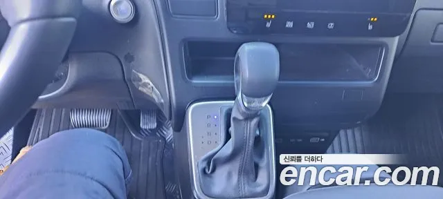 Hyundai Staria 2023 Черный из Кореи, фото 2