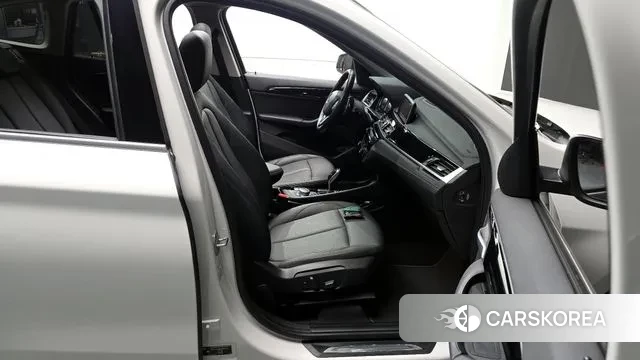 BMW X1 (F48) 2022 Белый из Кореи, фото 2