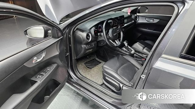 Kia The New K3 2nd generation 2022 Серый из Кореи, фото 2