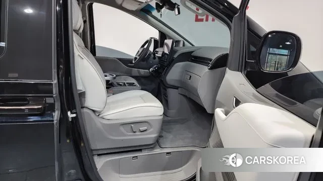 Hyundai Staria 2022 Черный из Кореи, фото 2