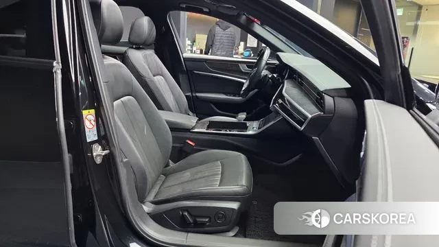 Audi A6 (C8) 2021 Черный из Кореи, фото 2