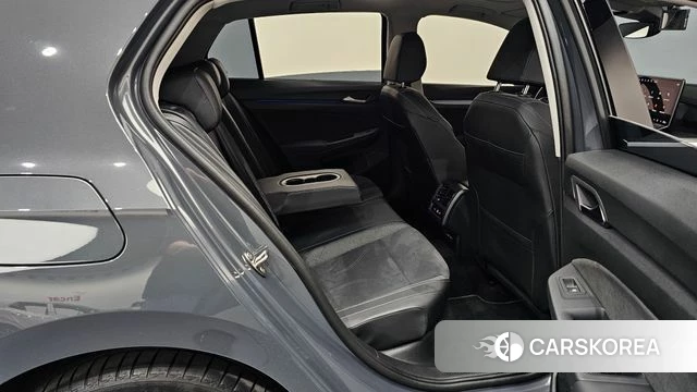 Volkswagen Golf 8th Generation 2025 Серый из Кореи, фото 2