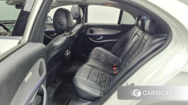Mercedes-Benz E-Class W213 2018 Белый из Кореи, фото 2